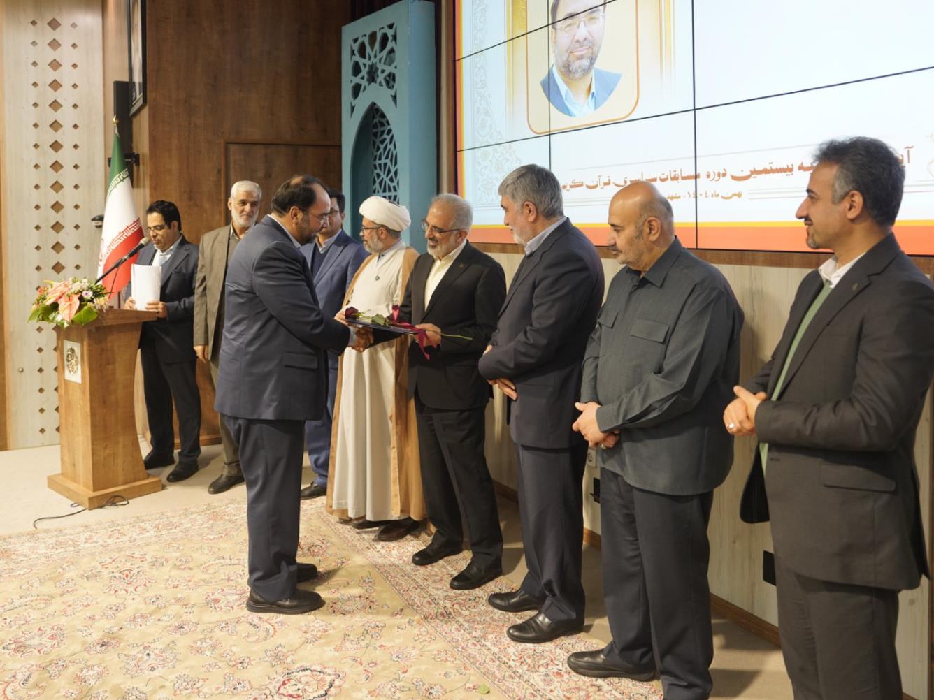 خورسندیان: قرآن باید به «رفتار سازمانی» در بانک مسکن تبدیل شود