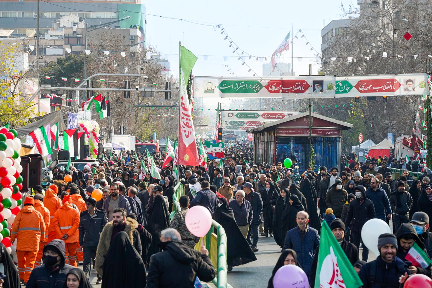 حضور پرشور مدیران و کارکنان بانک مسکن در راهپیمایی ۲۲ بهمن (گزارش تصویری)